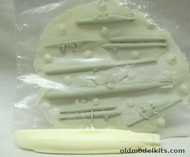 Unknown 8 Mini Submarines - Bagged plastic model kit